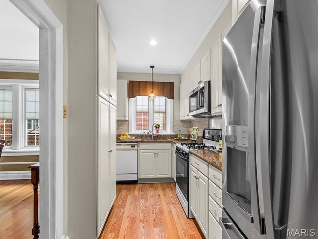 7398 Norwood Avenue 1E, University City, MO 63130