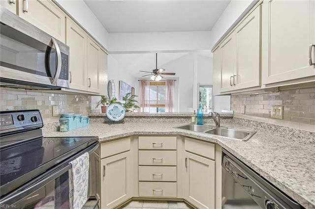 2416 Loran CT, Virginia Beach, VA 23451