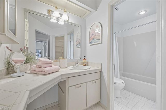 2416 Loran CT, Virginia Beach, VA 23451