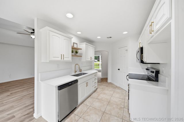 1004 W Beech Street, Skiatook, OK 74070
