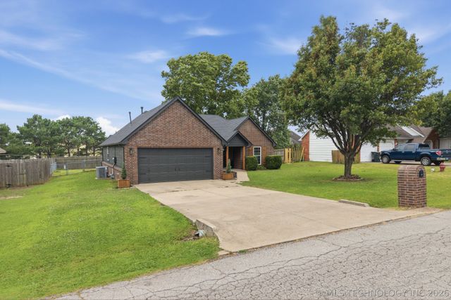 1004 W Beech Street, Skiatook, OK 74070