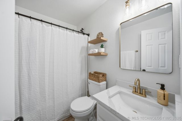 1004 W Beech Street, Skiatook, OK 74070