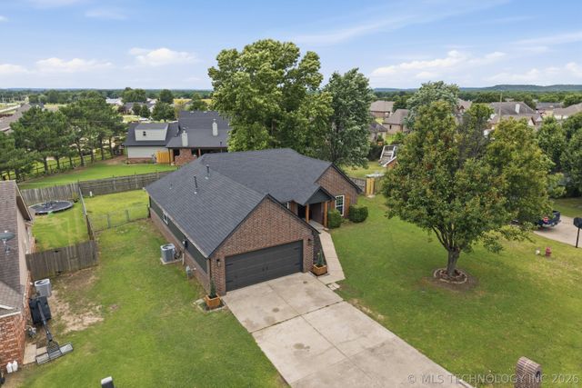 1004 W Beech Street, Skiatook, OK 74070