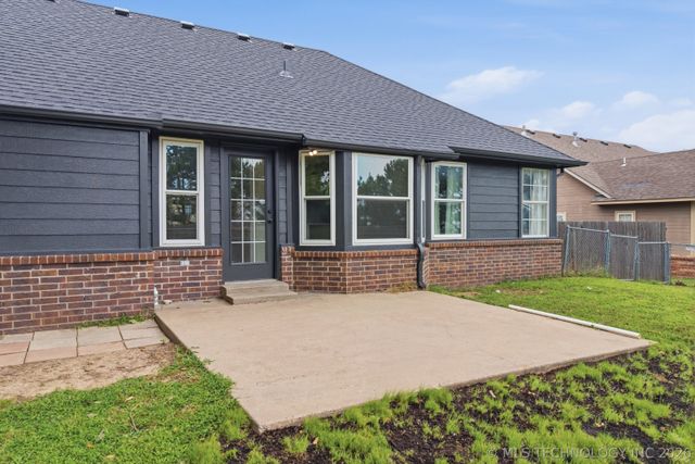 1004 W Beech Street, Skiatook, OK 74070