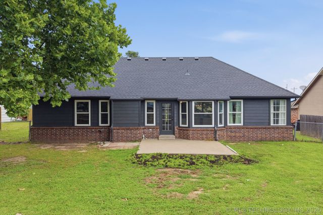 1004 W Beech Street, Skiatook, OK 74070