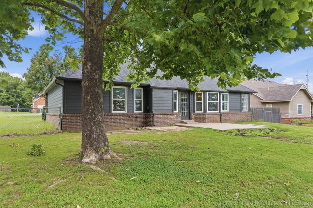 1004 W Beech Street, Skiatook, OK 74070