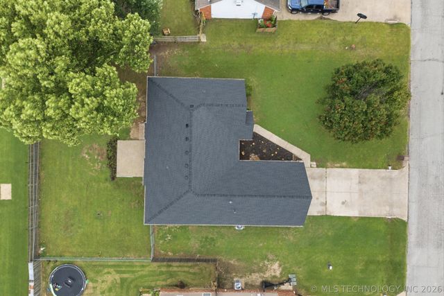 1004 W Beech Street, Skiatook, OK 74070