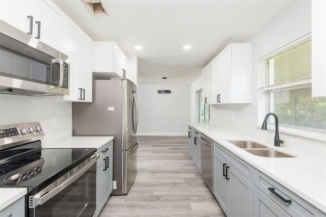 902 SHANGRI LA DRIVE, Seffner, FL 33584