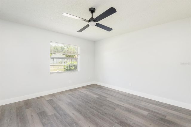 902 SHANGRI LA DRIVE, Seffner, FL 33584