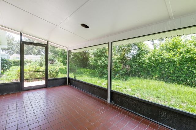 902 SHANGRI LA DRIVE, Seffner, FL 33584