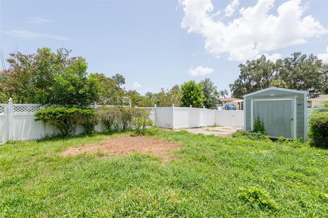 902 SHANGRI LA DRIVE, Seffner, FL 33584