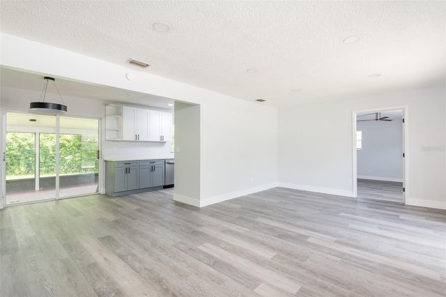 902 SHANGRI LA DRIVE, Seffner, FL 33584
