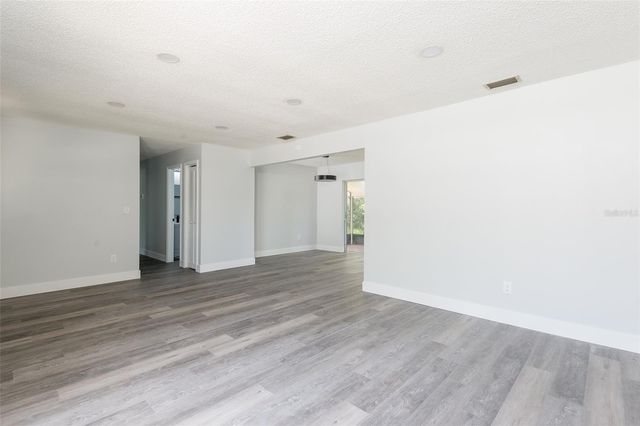 902 SHANGRI LA DRIVE, Seffner, FL 33584