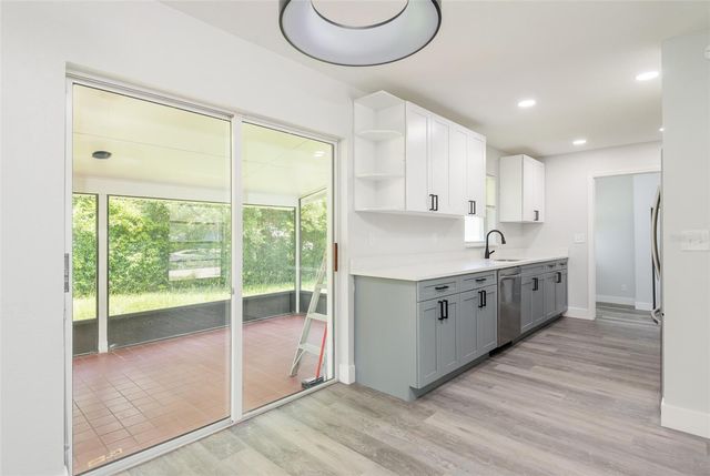 902 SHANGRI LA DRIVE, Seffner, FL 33584