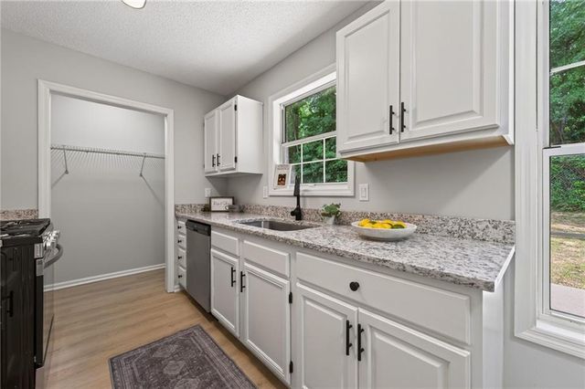 4224 Brandy Ann Drive, Acworth, GA 30101