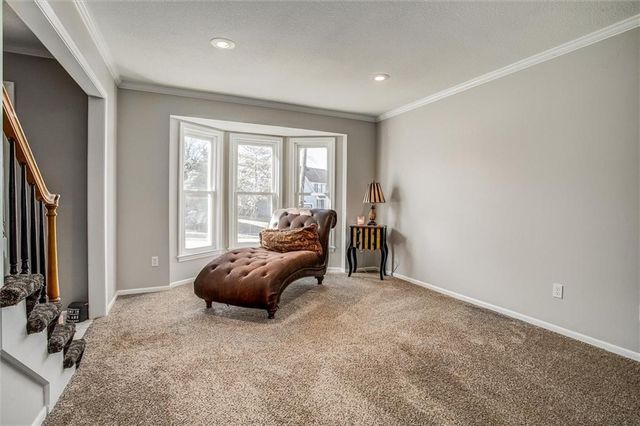 46 NE Shoreview Drive, Lee's Summit, MO 64064