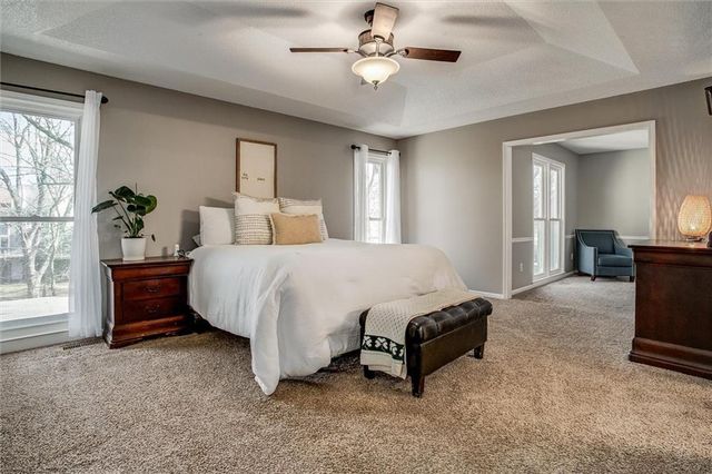 46 NE Shoreview Drive, Lee's Summit, MO 64064