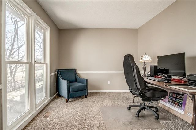 46 NE Shoreview Drive, Lee's Summit, MO 64064