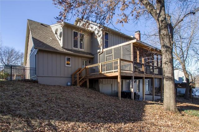 46 NE Shoreview Drive, Lee's Summit, MO 64064