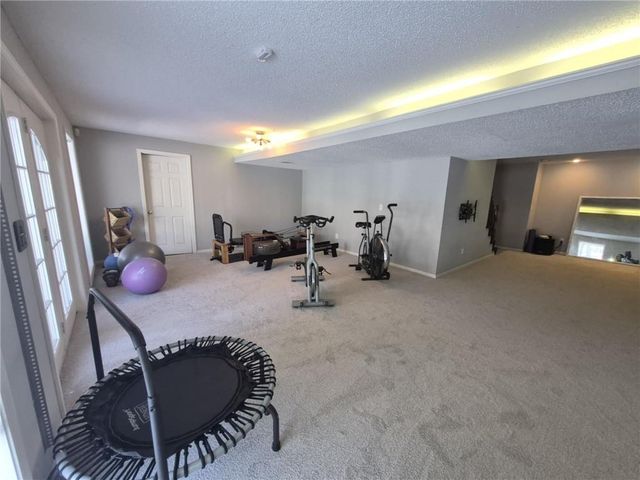 46 NE Shoreview Drive, Lee's Summit, MO 64064