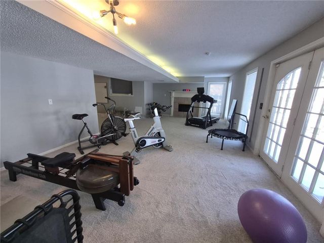 46 NE Shoreview Drive, Lee's Summit, MO 64064