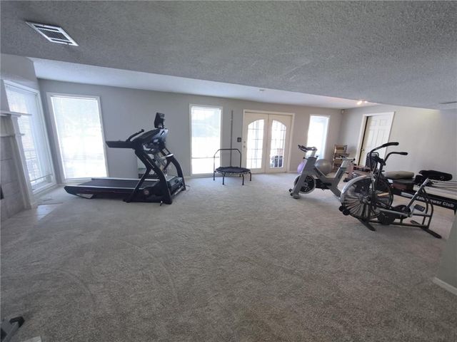 46 NE Shoreview Drive, Lee's Summit, MO 64064