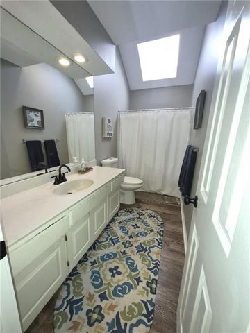 46 NE Shoreview Drive, Lee's Summit, MO 64064