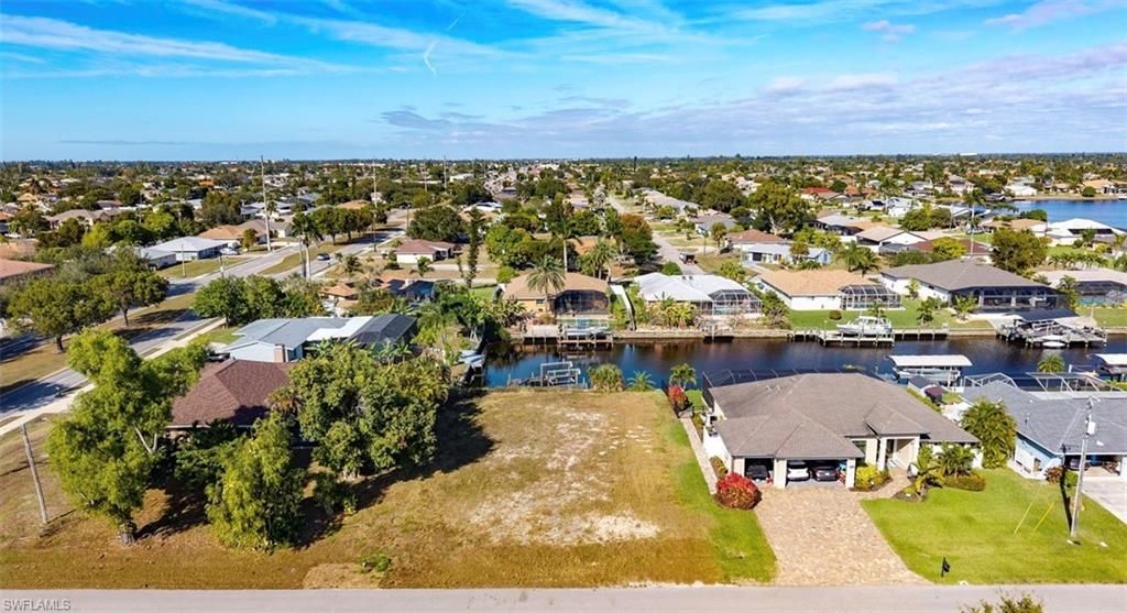 107 SE 35th TER, CAPE CORAL, FL 33904 — photo 4