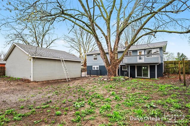 3042 Perry Avenue, Wyoming, MI 49519