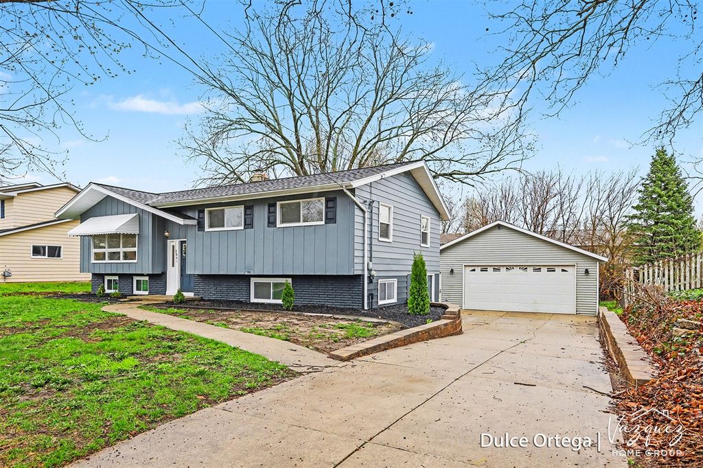 3042 Perry Avenue, Wyoming, MI 49519