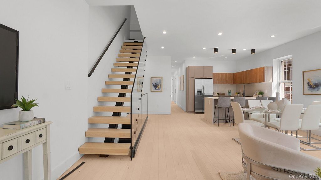 2424 Esplanade Avenue, Bronx, NY 10469 — photo 2