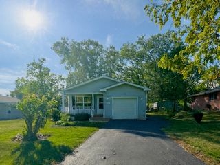 42 N Farnsworth Avenue, Aurora, IL 60505