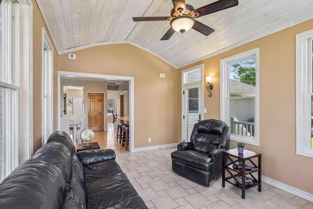 1206 Creekside Crossing, Stillwater, MN 55082