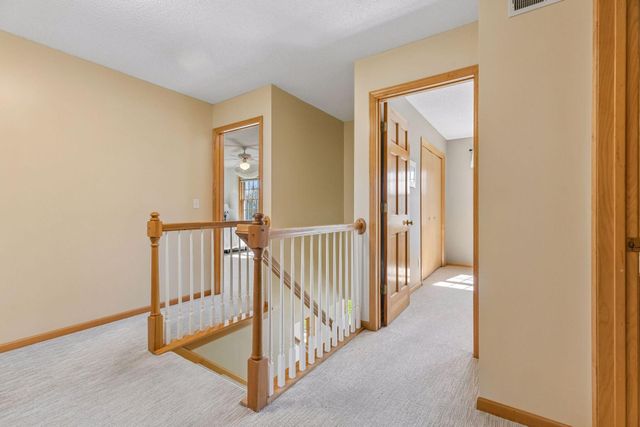 1206 Creekside Crossing, Stillwater, MN 55082