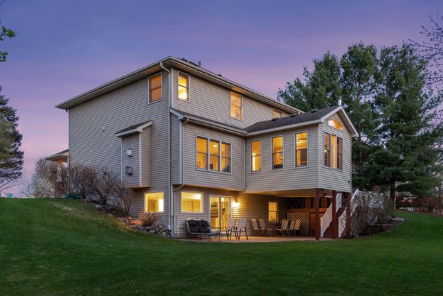 1206 Creekside Crossing, Stillwater, MN 55082
