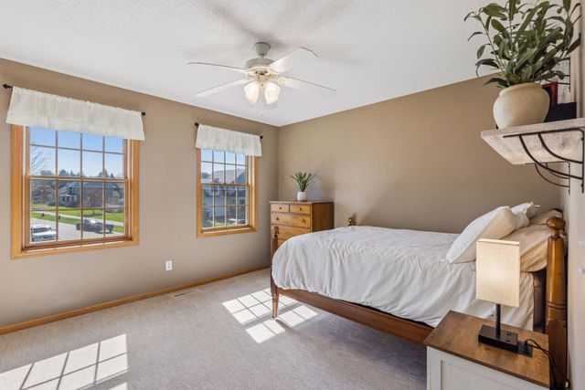1206 Creekside Crossing, Stillwater, MN 55082