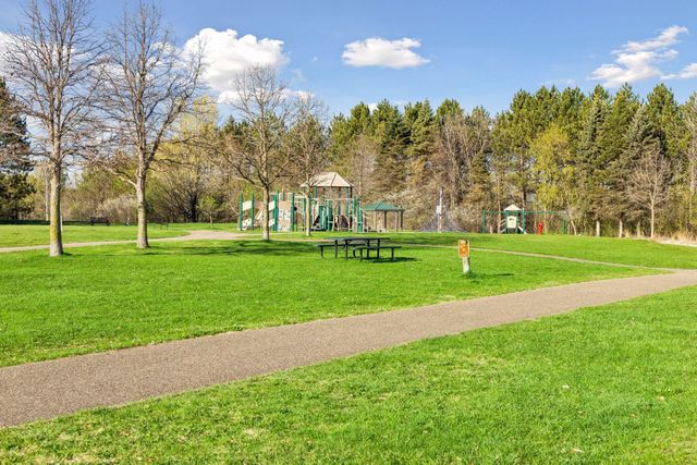 1206 Creekside Crossing, Stillwater, MN 55082