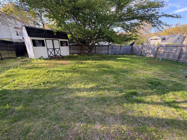 16 Linden Street, Coram, NY 11727