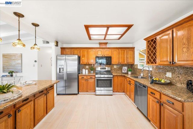 2274 Sleepy Hollow Ave, Hayward, CA 94545