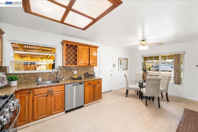 2274 Sleepy Hollow Ave, Hayward, CA 94545