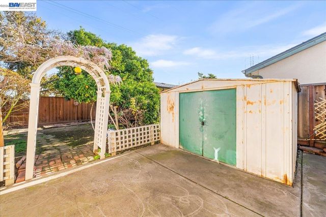 2274 Sleepy Hollow Ave, Hayward, CA 94545