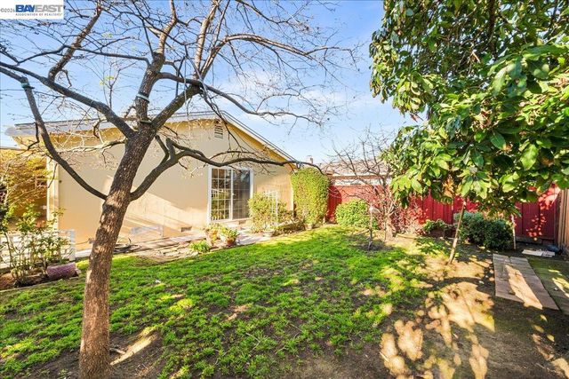 2274 Sleepy Hollow Ave, Hayward, CA 94545