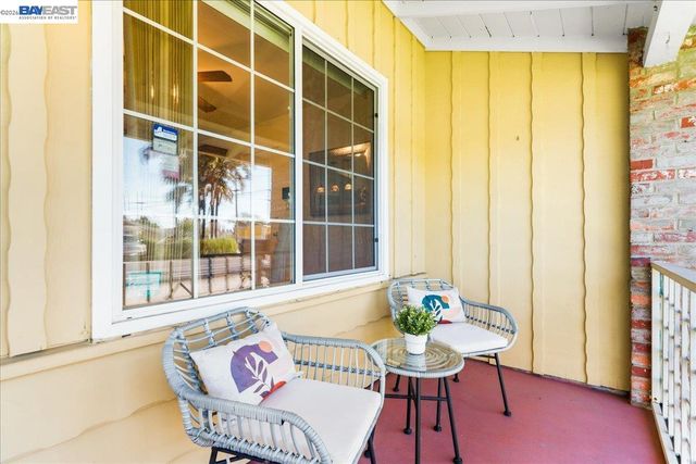 2274 Sleepy Hollow Ave, Hayward, CA 94545