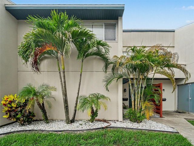 908 BYRON LANE 6, Sarasota, FL 34243