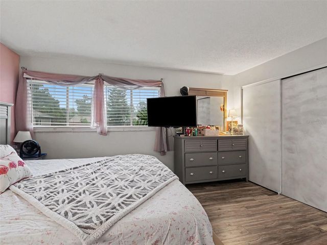 908 BYRON LANE 6, Sarasota, FL 34243
