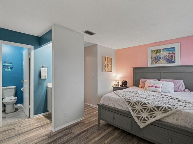 908 BYRON LANE 6, Sarasota, FL 34243