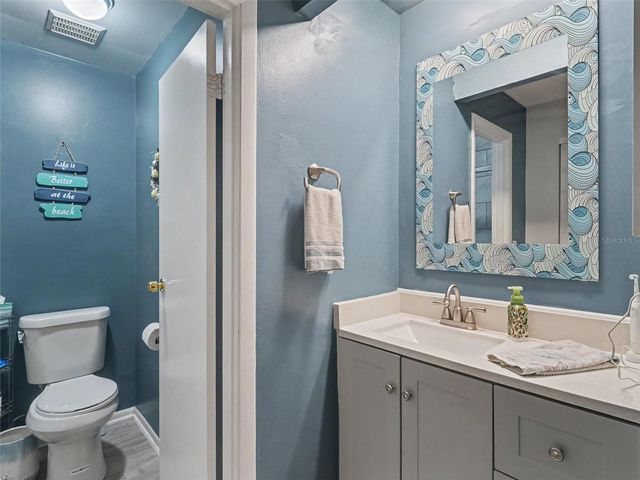908 BYRON LANE 6, Sarasota, FL 34243
