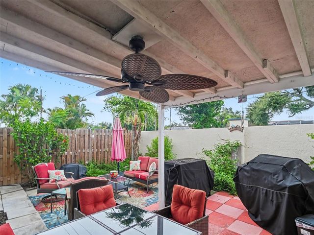 908 BYRON LANE 6, Sarasota, FL 34243