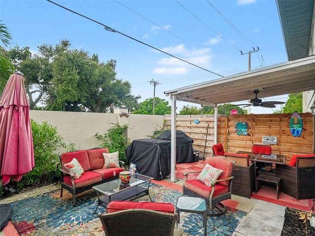 908 BYRON LANE 6, Sarasota, FL 34243