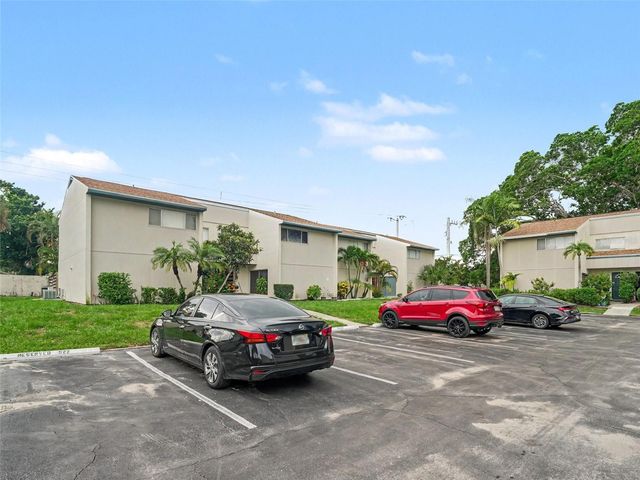 908 BYRON LANE 6, Sarasota, FL 34243